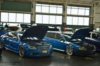 Niebieskie samochody